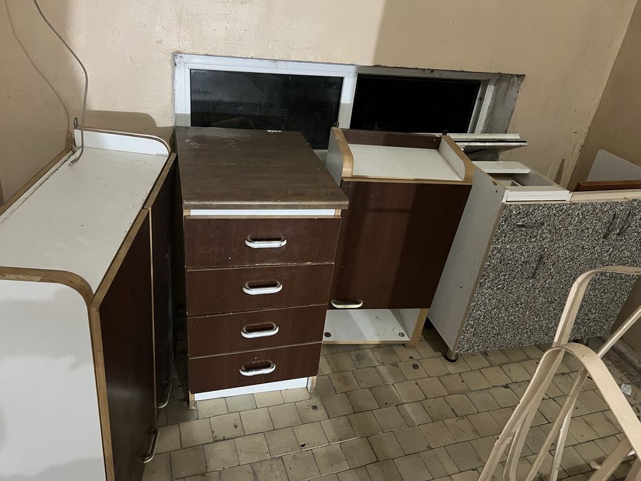 Mebel sotiladi 300 ming