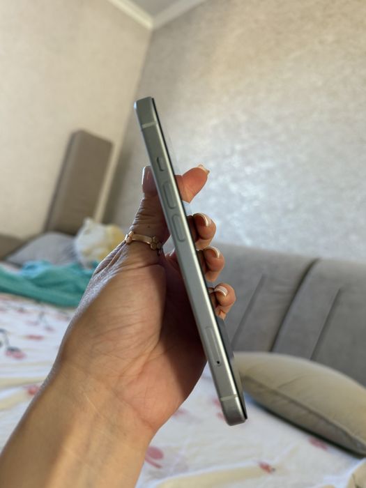 Продам Iphone 15