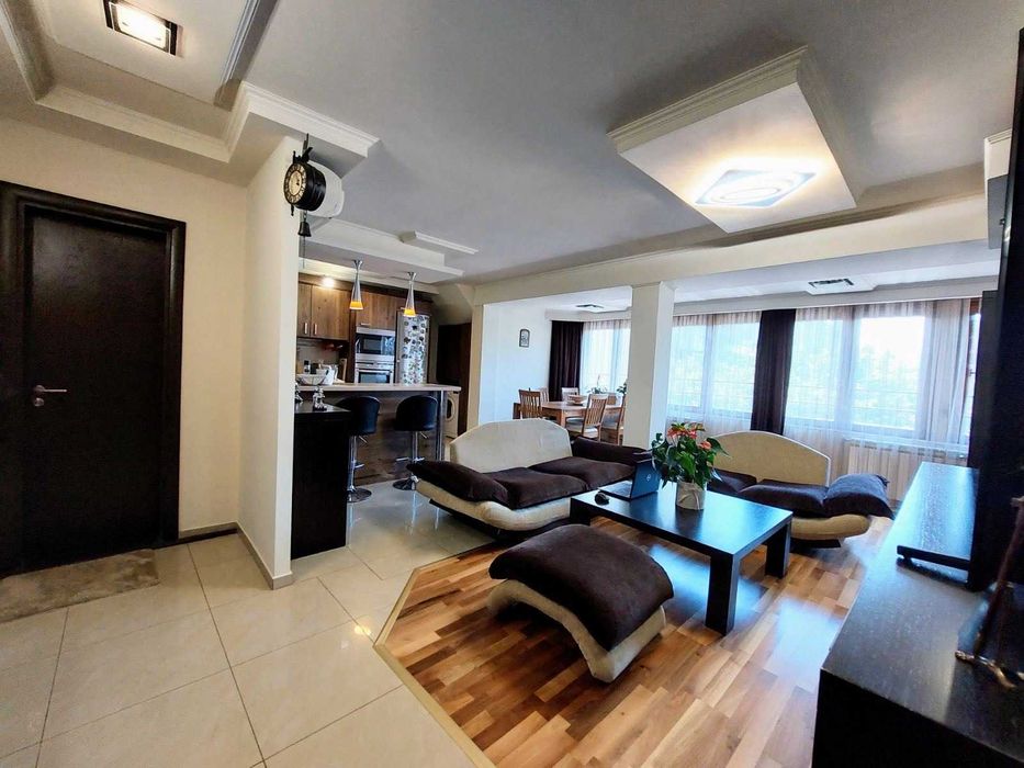 Продава се Тристаен апартамент в Пловдив, Кючук Париж - 151 кв.м за 1305 €/кв.м - Снимка #5