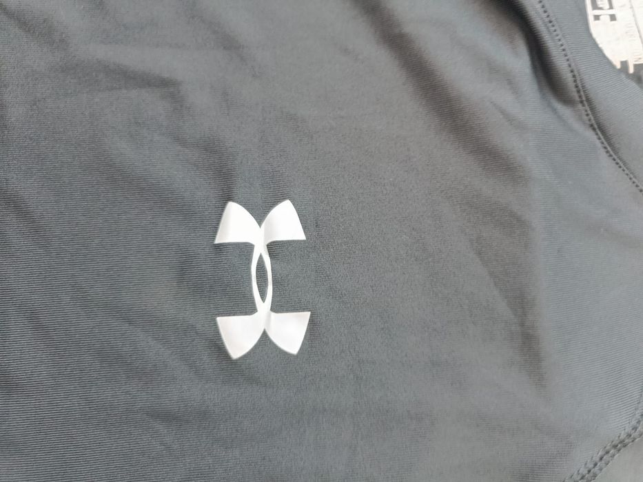 Tricou under armour negru marimea M
