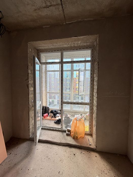 Продам оконую раму со стеклом, высота 2,10 см ширина 1,80 см