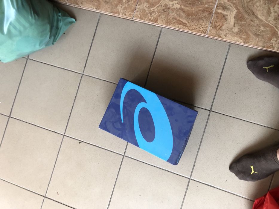 Adidasi originali nr 42 NOI
