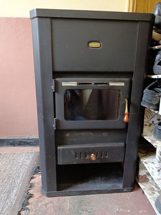 Продавам камина на дърва