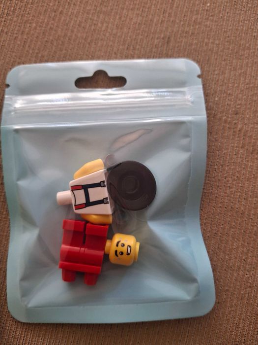 оригиниални минифигурки Лего LEGO® Minifigures за картонена торта/колекциониране/подарък