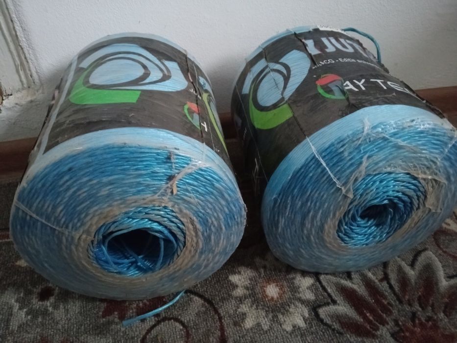 Vind două bobine de ață iuta de 350,5kg se vede și în imagini s-au sch