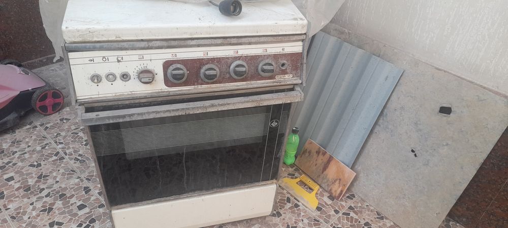 Газовая плита в хорошем состоянии