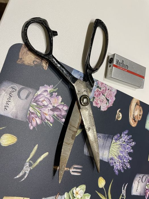 Foarfecă veche de croitorie românească