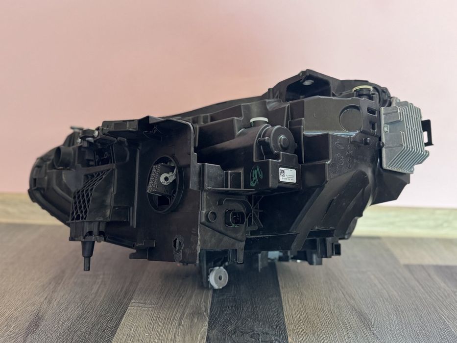 Десен Фар BMW 2 Series G42 LED/2023 Перфектен