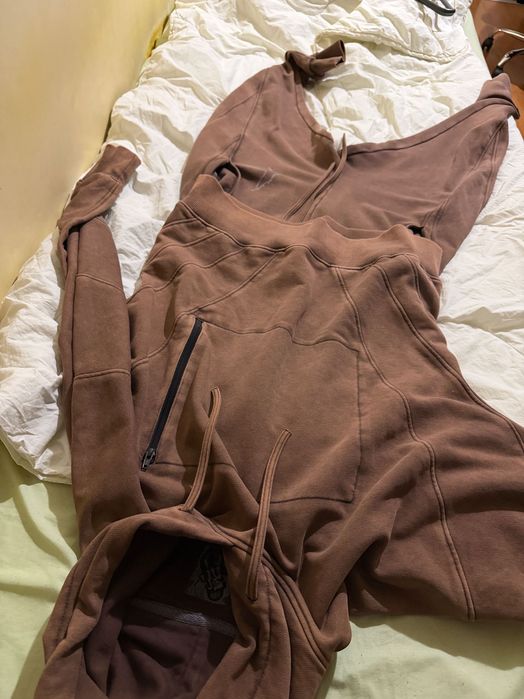 Екип луда нов без забележки или други гнусотии по него размер S