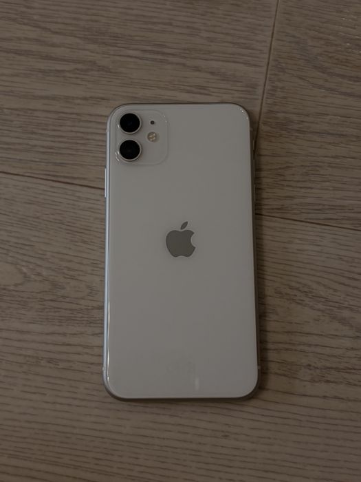 iPhone 11 (в хорошем состоянии )