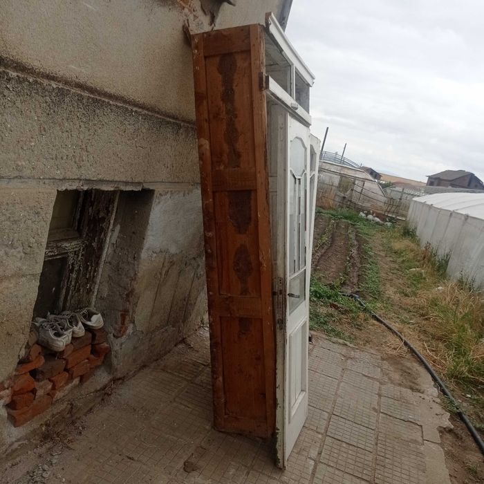 Продавам двоина битова врата