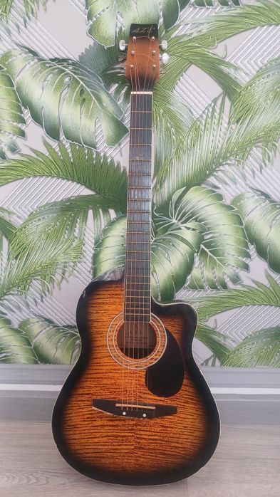 Продам гитару АXE