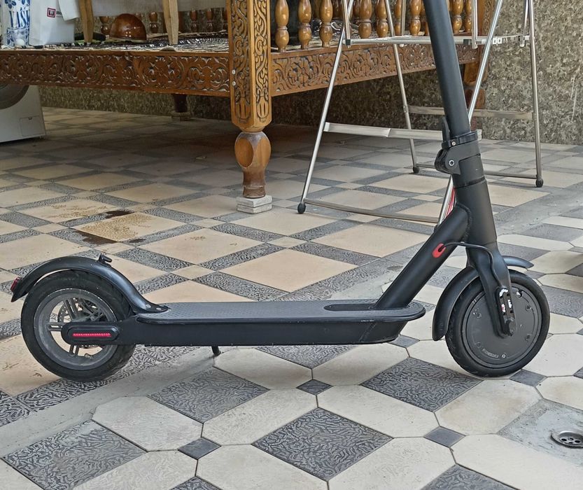 Продаю электросамокат Xiaomi