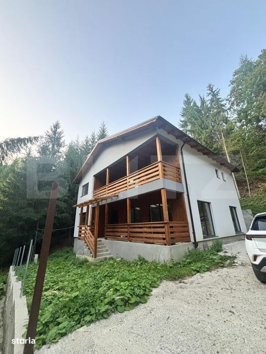 Cabana/Pensiune de vanzare in Colibita, cu acces la lac