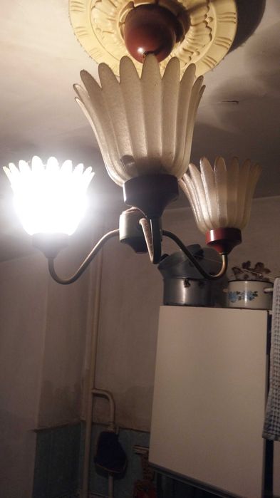 Люстра советская на  3 плафона
