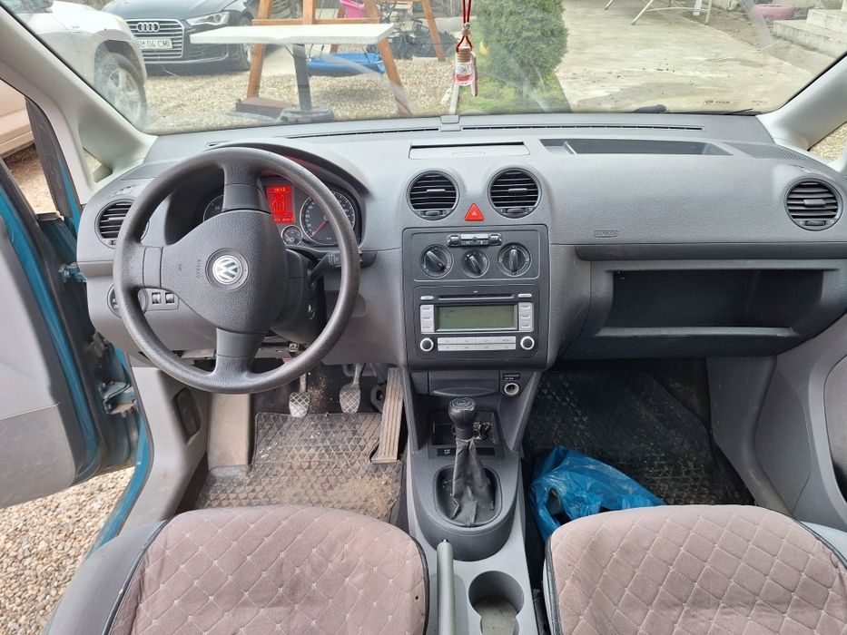 Vând Volkswagen caddy