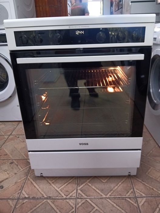 Като нова свободно стояща печка с индукционни котлони Voss  Air Fry 60 см широка 2 години гаранция!