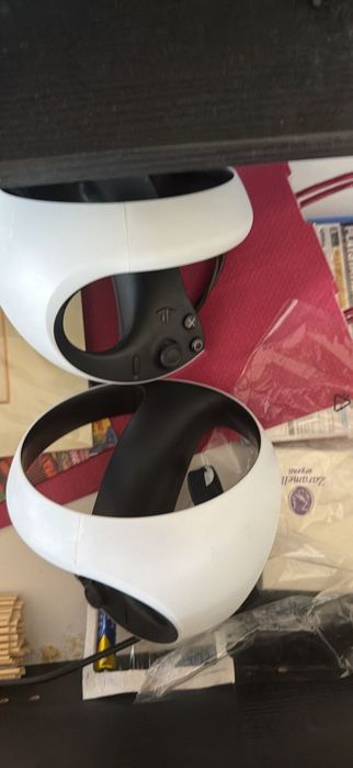 PlayStation 5 продавам с VR2 волан и седалка и 5 игри