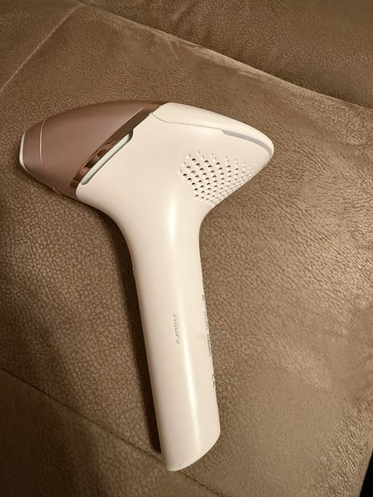 Фотоепилатор Philips Lumea Series BRI958(неразличим от нов!)