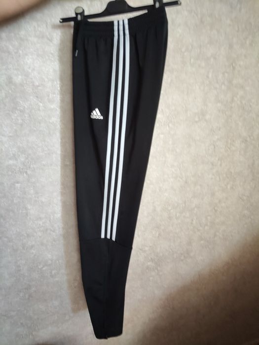 Оригинално мъжко долнище (Adidas).