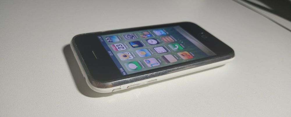 Vand iPhone 3G - de colecție