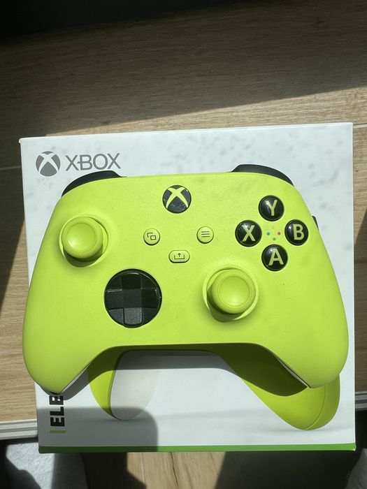 Xbox контролер Нов