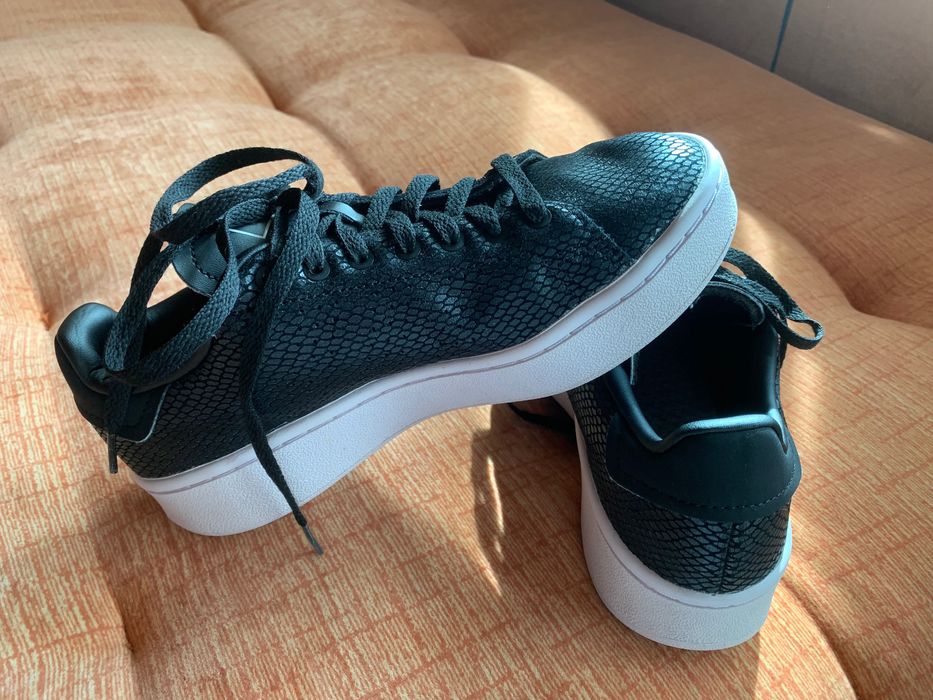 Дамски обувки adidas