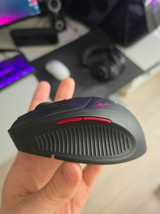 Оригинална геймърска мишка ASUS ROG GX950 в много добро състояние