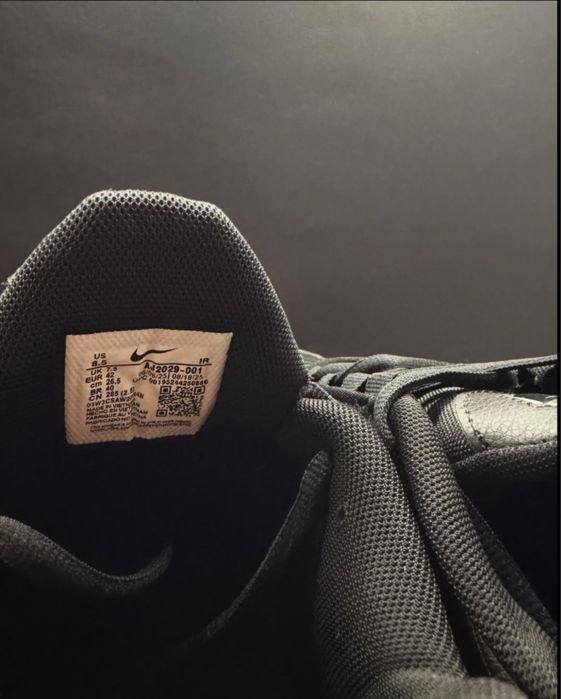 Nike Air Max Plus Triple Black “Leather” - 42,43,44,45