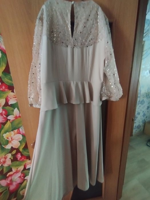 Продам платье 54 размера