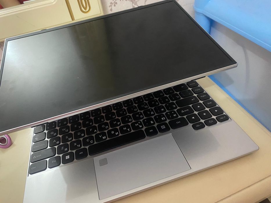 Нотбук әрі планшет 2в1 қолданғанға ыңғайлы