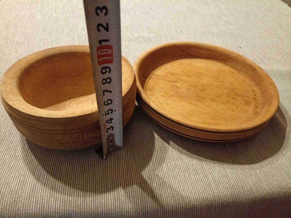 Две дървени купи