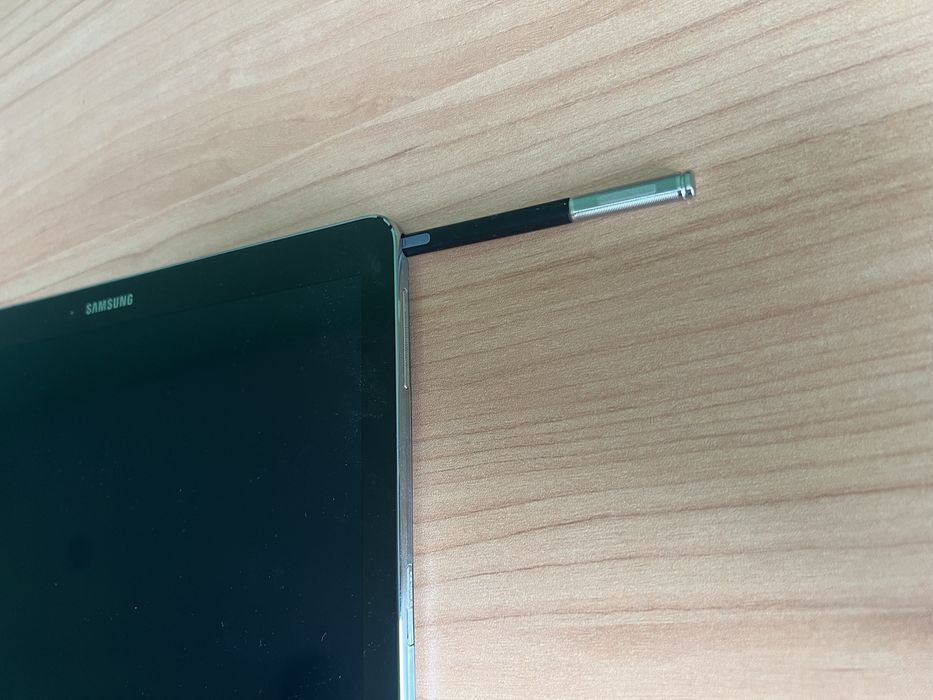 Таблет Samsung, калъф и сгъваема поставка с клавиатура