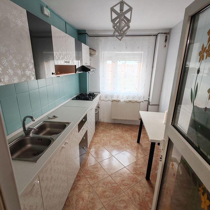 Inchiriez apartament 2 camer