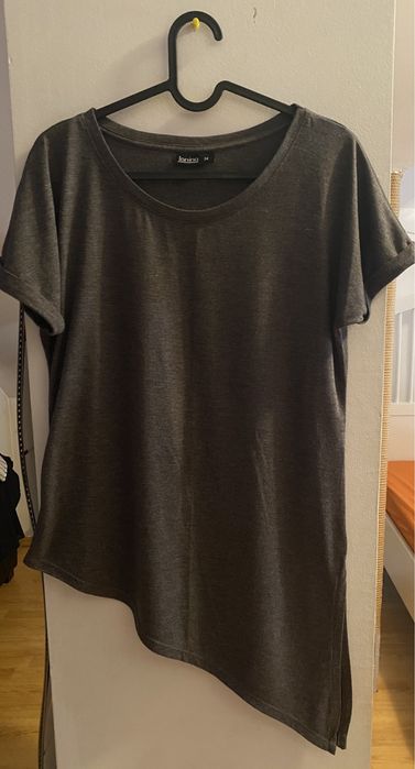 Bluza cu colt pe o parte