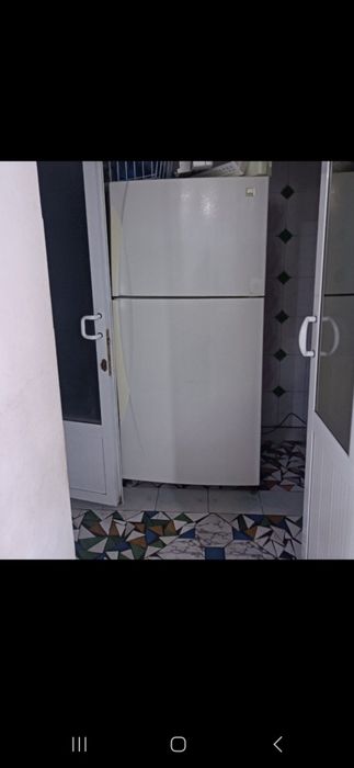 Двух камерный холодильник  отличный  состоянии