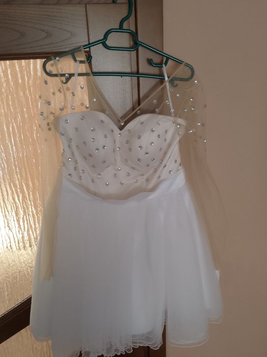 Rochie albă elegantă