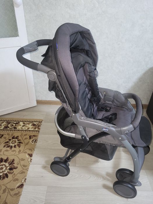 Коляска c chicco в отличном состоянии.