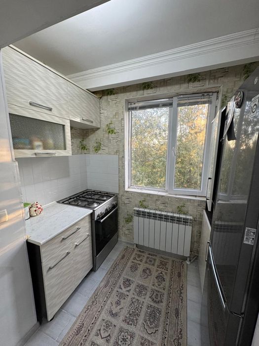 16-мкр. Продается 3хком квартира.