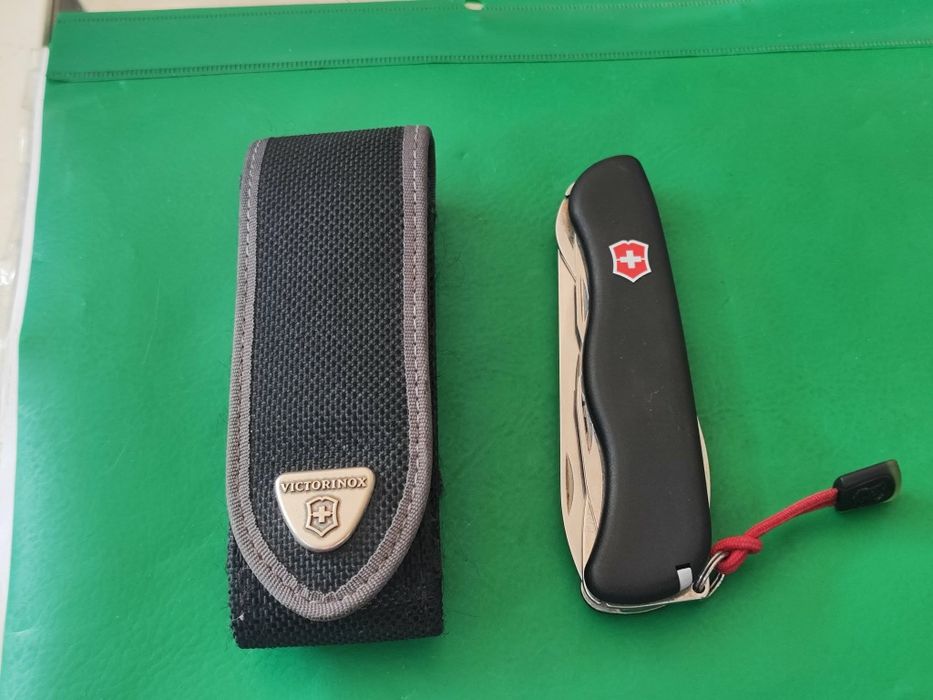 джобен нож Victorinox - Picknicker с калъф