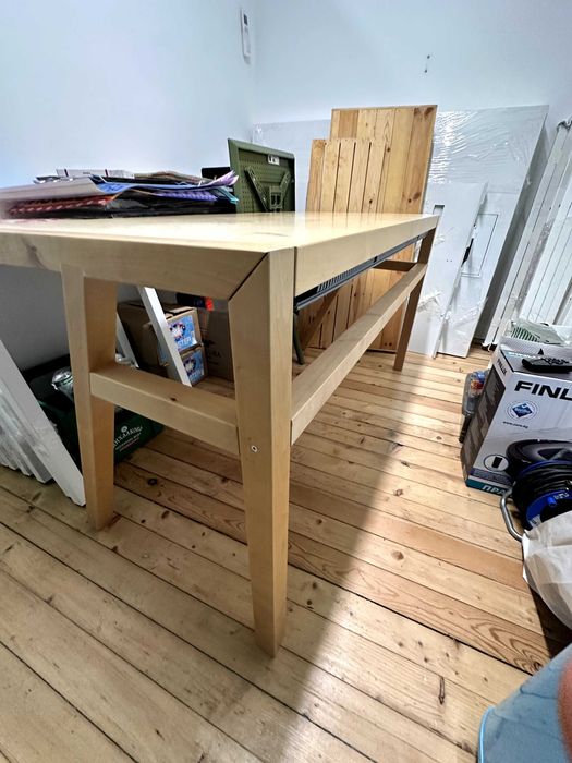 Дървено голямо бюро