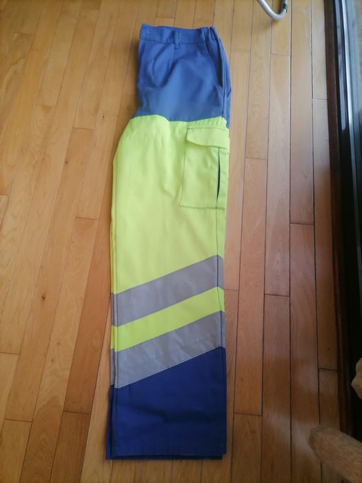 Vând pantaloni de lucru