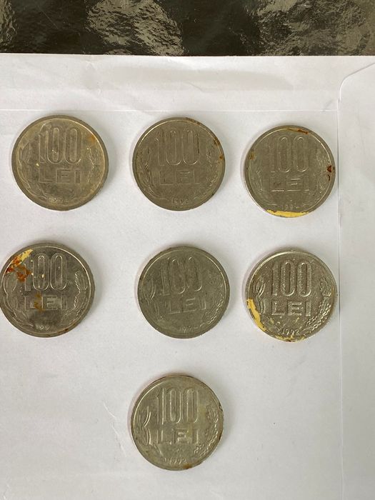 Vând monezi. Acestea se afla in stare foarte buna.