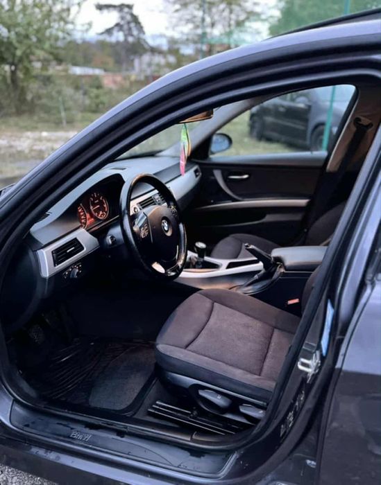 BMW 3 Series E90 – 2006 г. | Дизел | Седан

Продавам си БМВ-то E90, 20