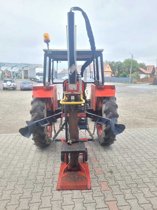 Despicator de lemne hidraulic