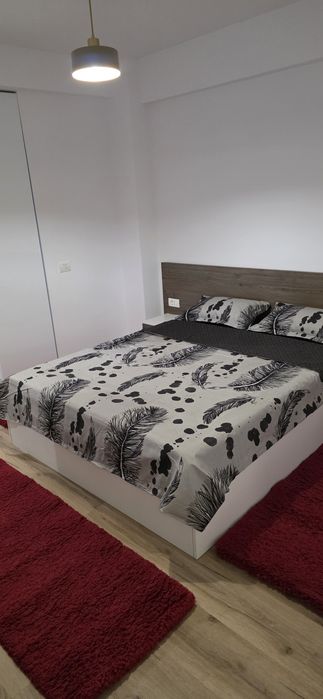 Inchiriez apartament cu 3 camere, complet utilat, bloc nou, loc de parcare