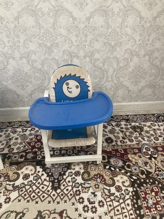 Стол для кормление