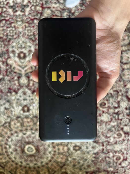 Power Bank 10000 mAh — внешний аккумулятор, рабочий