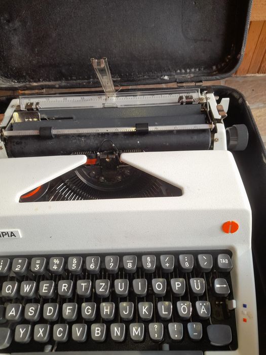 Mașina de scris import Germania