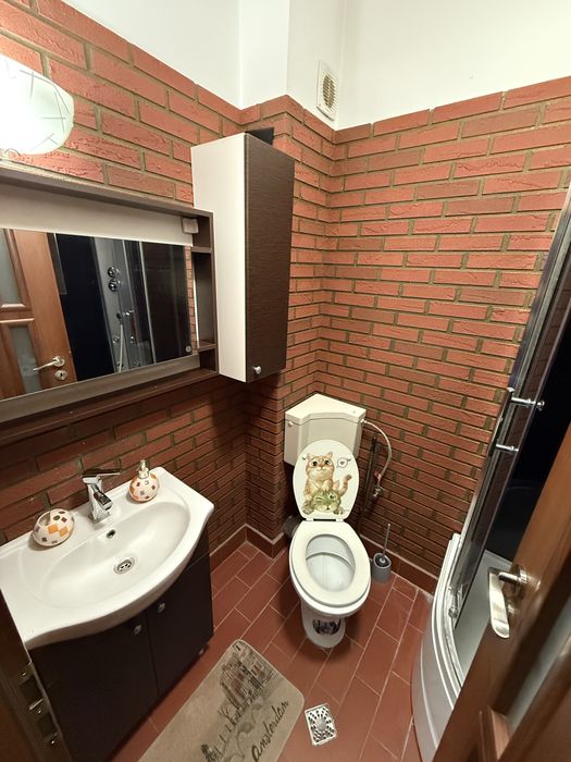 Garsoniera decomandata 36m2. 2 balcoane, centrala proprie.